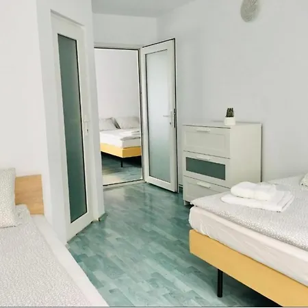 La Mama Guest house *